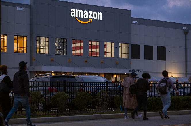 Un centro logístico de Amazon en Staten Island, Nueva York, en octubre de 2021.