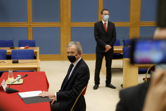 Bernard Arnault (LVMH), lors de son audition au Sénat, devant la commission d’enquête sur la concentration des médias, à Paris, le 20 janvier 2022.