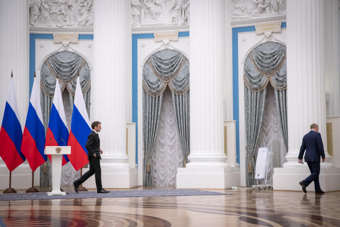 Les présidents Emmanuel Macron et Vladimir Poutine participent à une conférence de presse au Kremlin à Moscou, Russie, lundi 7 février 2022