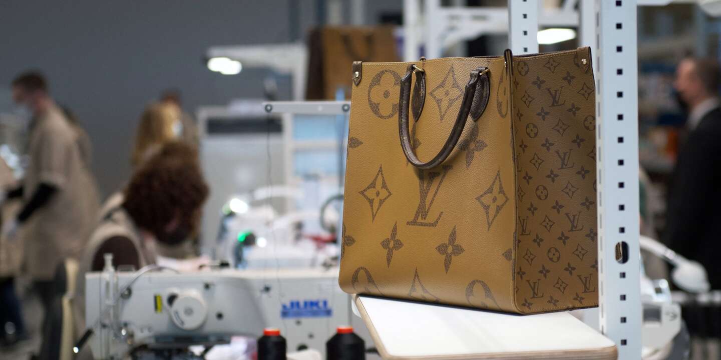 Ce nouveau sac Louis Vuitton a la forme et le prix d'un avion