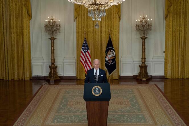Le président Biden s’exprime sur l’activité militaire russe en Ukraine, à Washington, le 22 février 2022.