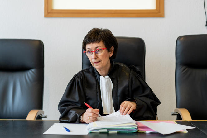 Laurence Bellon, coordinatrice du tribunal pour enfants de Marseille, dans la salle d’audience pour les mineurs, le 19 février 2022.