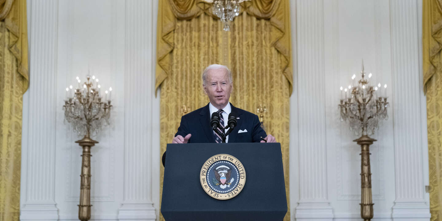 “This is the beginning of a Russian invasion of Ukraine,” says Joe Biden, who announces sanctions against Russia