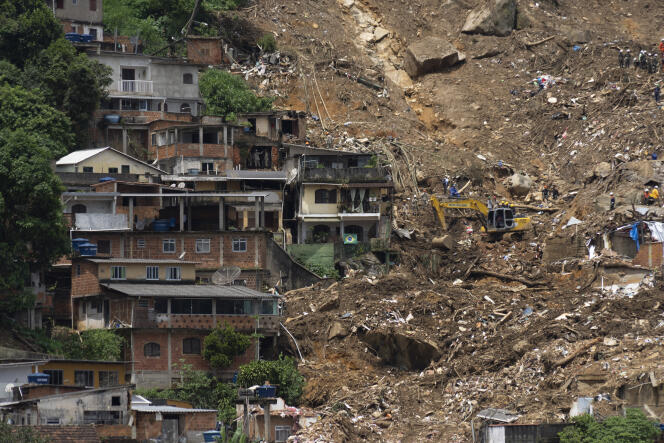 Les inondations et les coulées de boue ont laissé, une semaine après leur passage, un paysage dévasté, à Petropolis (Rio de Janeiro), le 22 février 2022.