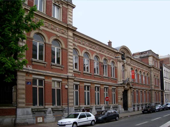 La façade de l’école de journalisme de Lille, l’ESJ.