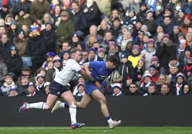 In Scotland, Damian Penaud scored twice in the big victory for the Blues. 