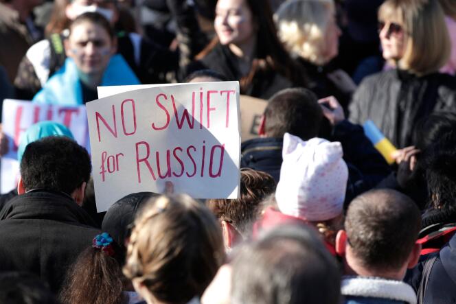 Lors du rassemblement contre linvasion de l'Ukraine par la Russie, on la place in République, à Paris, on 26 February 2022.