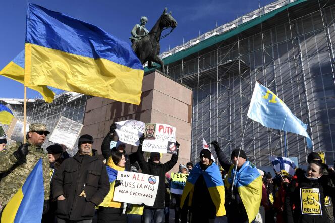 Manifestation de soutien au peuple ukrainien à Helsinki, en Finlande, le 26 février 2022.