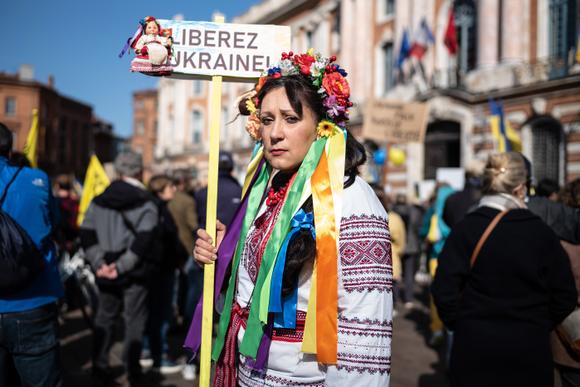 Daryna Marquet lors de la manifestation à Toulouse, le 27 février 2022.