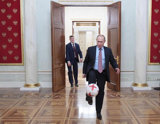 Prezydent Rosji Władimir Putin na Kremlu w listopadzie 2016 r.