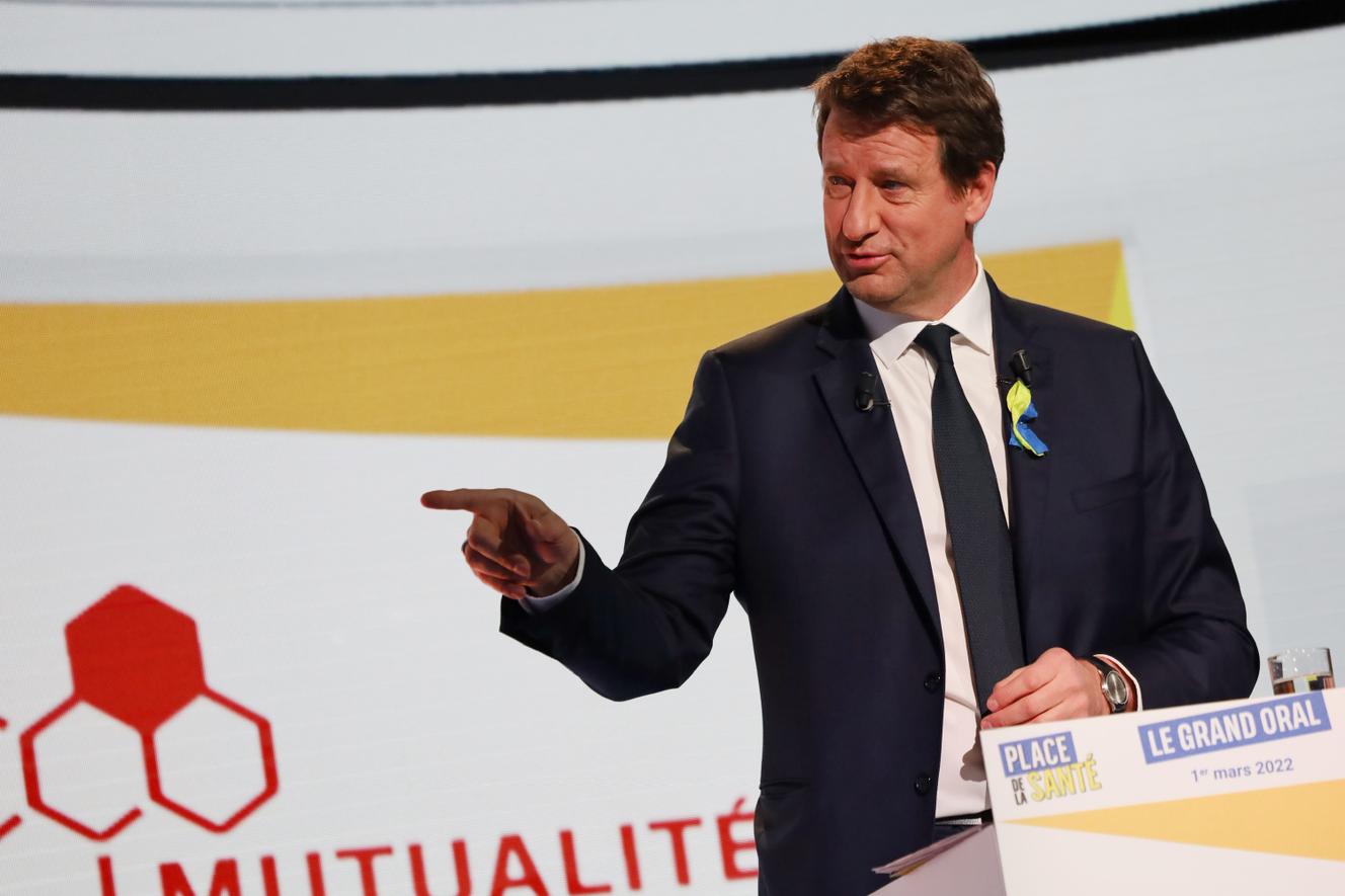 Yannick Jadot au Palais Brongniart, à Paris, pour le « grand oral » sur la santé organisé par la Mutualité française, le 1er mars 2022.