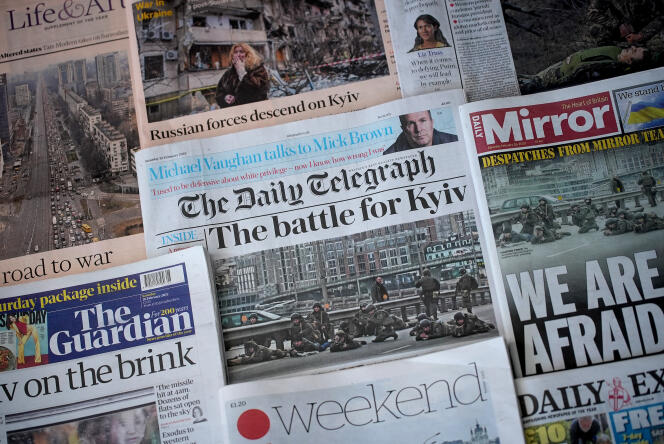 Le quotidien britannique « The Daily Telegraph » emploie le nom ukrainien « Kyiv » en une le 27 février 2022, comme la plupart des journaux du pays.