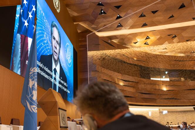 Le secrétaire d’Etat américain, Antony Blinken, lors d’un discours à distance au siège européenn des Nations unies, à Genève, le 1er mars 2022. Les Etats-Unis sont le seul pays avec l’Ukraine à voter contre une résolution russe destinée à lutter contre la glorification du nazisme.