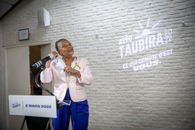 Christiane Taubira, lors de l’annonce de son retrait de la campagne présidentielle, à Paris, mercredi 2 mars 2022.