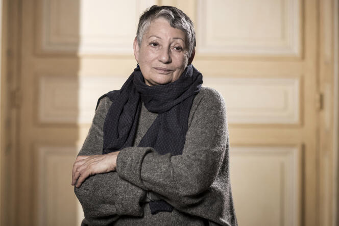 Russian writer Lyudmila Ulitskaya (Ludmila Oulitskaia) poses during a photo session in Paris on March 15, 2018.
