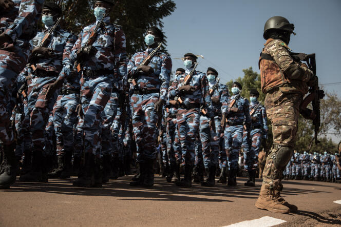 Parade militaire à Kati, au Mali, le 20 janvier 2022.