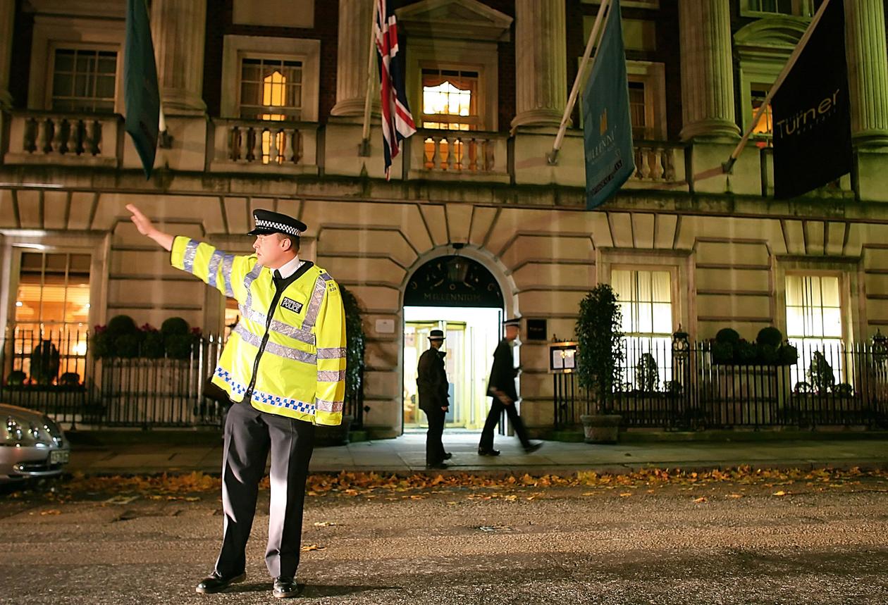 A Londres, le 24 novembre 2006, l’ancien agent du KGB Alexander Litvinenko est empoisonné au polonium. Un meurtre attribué au FSB russe.