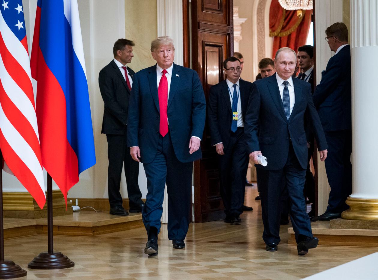 Le président américain Donald Trump rencontre son homologue russe, Vladimir Poutine à Helsinki, le 16 juillet 2018.
