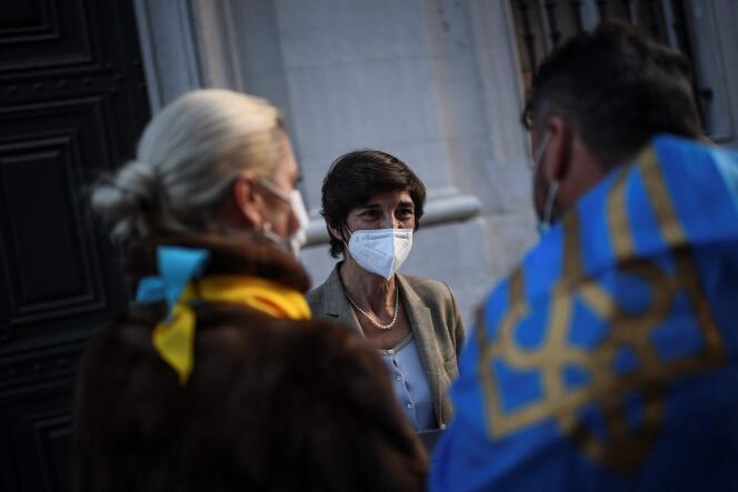 La embajadora de Francia en Portugal, Florence Mangin, durante una manifestación en apoyo de Ucrania, el 4 de marzo de 2022 en Lisboa.