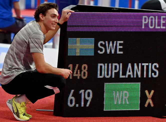 L’athlète suédois Armand Duplantis a battu son record du monde de saut à la perche, le 7 mars 2022, à Belgrade.