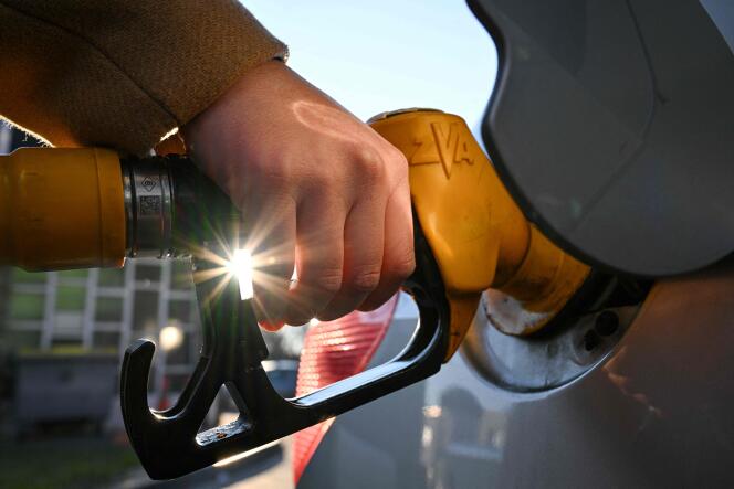 En France, le prix du gazole a augmenté de 14 centimes d’euro supplémentaires, en moyenne, durant la semaine écoulée.