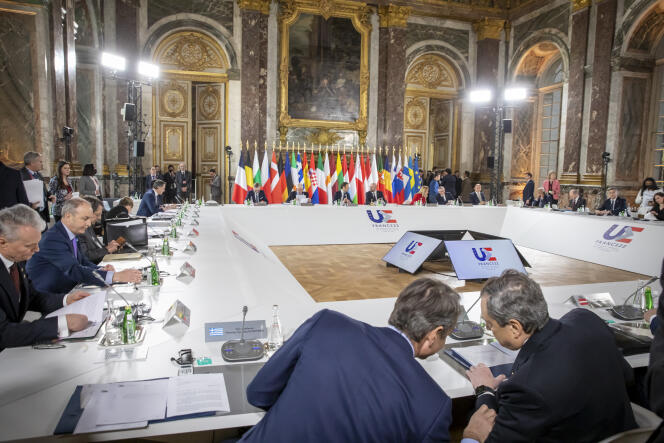 Les chefs d’Etat et de gouvernement lors du sommet informel des Etats membres de l’Union européenne au Château de Versailles, le 10 mars 2022.