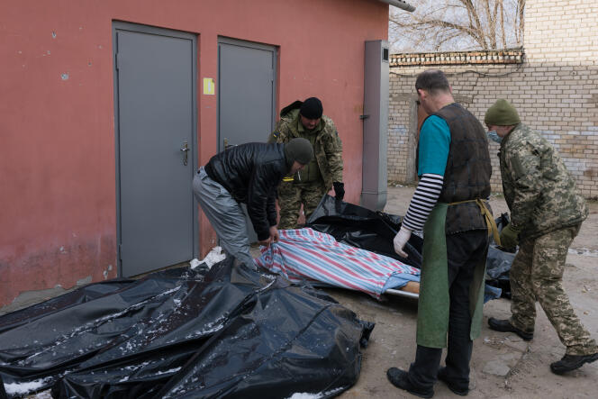 La morgue de Mykolaïv, (Ukraine), dont le personnel est débordé depuis le début de la guerre. On y reçoit environ 30 cadavres par jour. Ici, le 10 mars 2022.