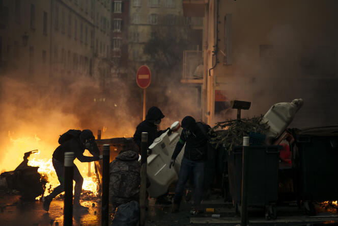 Choques con la policía durante una manifestación en apoyo de Yvan Colonna, en Bastia, 13 de marzo de 2022.