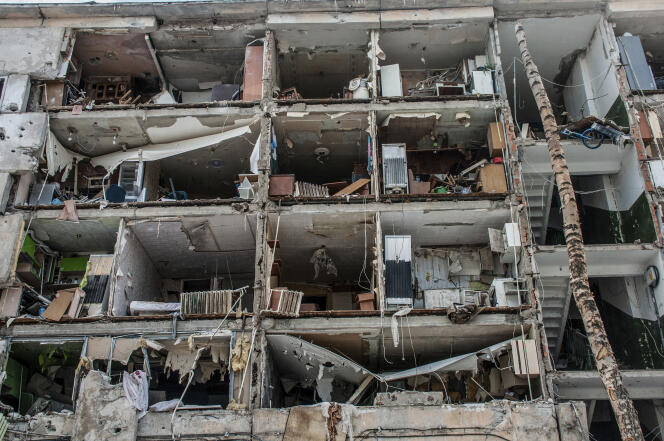 Apartamentos destruidos por bombardeos, en Kharkiv, Ucrania, el domingo 13 de marzo de 2022.