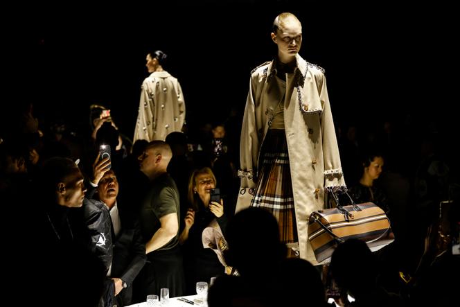 A Londres le banquet intimiste de Burberry