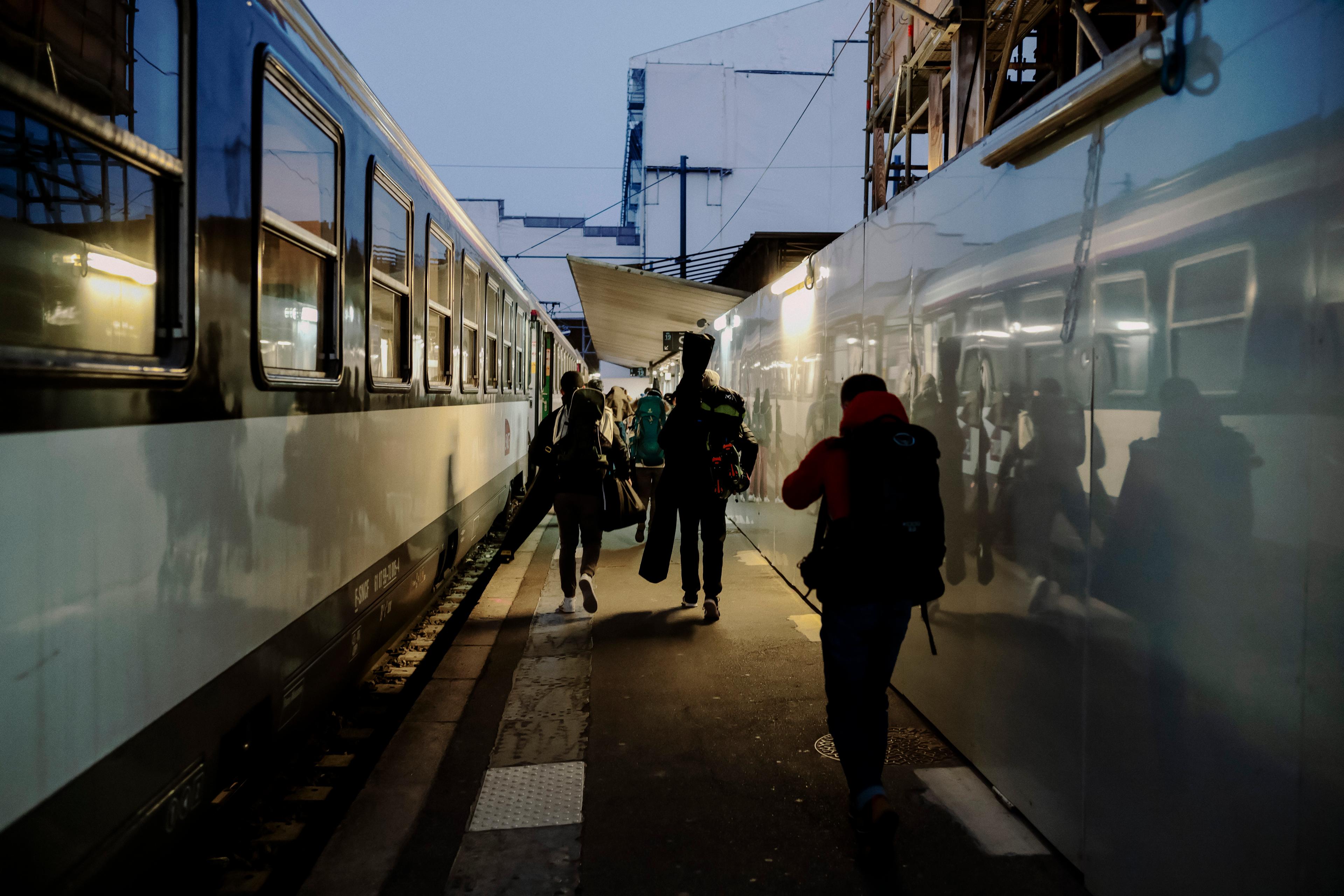 6h54, arrivée du Briançon-Paris, en gare de Paris-Austerlitz, le 10 mars 2022.