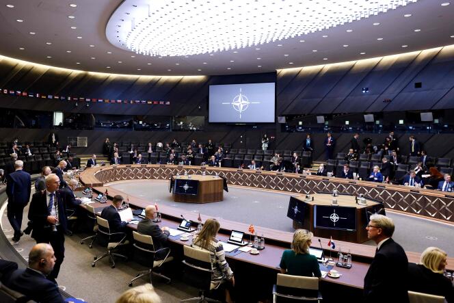 Les ministres de la défense de l’OTAN, réunis à Bruxelles le 16 mars 2022.