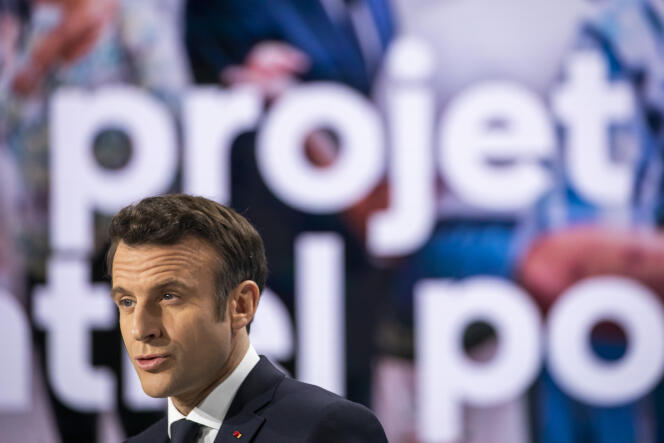 Emmanuel Macron, lors de la présentation de son programme à Aubervilliers (Seine-Saint-Denis), le 17 mars 2022.