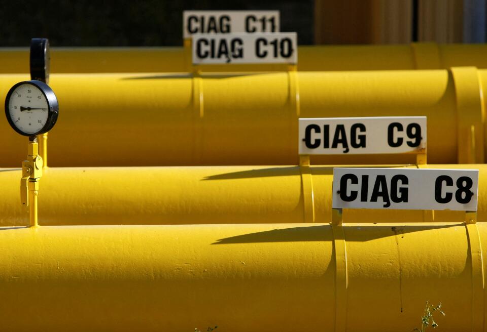 FILE PHOTO: A gas installation is pictured at a Gaz-System gas compressor station in Rembelszczyzna, outside Warsaw October 13, 2010. REUTERS/Kacper Pempel/File Photo