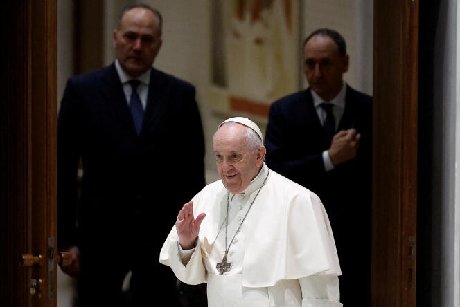 Paus Fransiskus di Vatikan pada 2 Maret 2022.