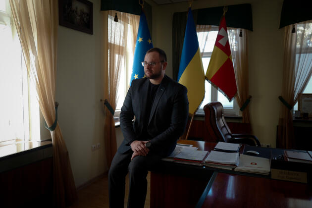 Igor Polishchuk, maire de Loutsk, dans son bureau, en Ukraine, le 17 mars 2022.
