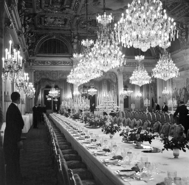 The party room of the Elysée Palace under the presidency of Vincent Auriol, January 1, 1950.