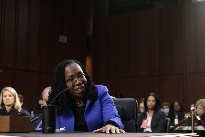 Ketanji Brown Jackson, candidate à la Cour suprême des Etats-Unis, lors de son audition par le Sénat, à Washington, le 23 mars 2022.