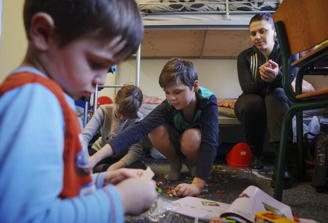 Des réfugiés ukrainiens dans un centre de Dokkedal, dans le nord du Danemark, le 15 mars 2022.