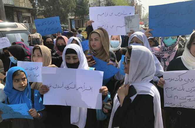 Manifestation de femmes afghanes, à Kaboul, le 26 mars 2022.