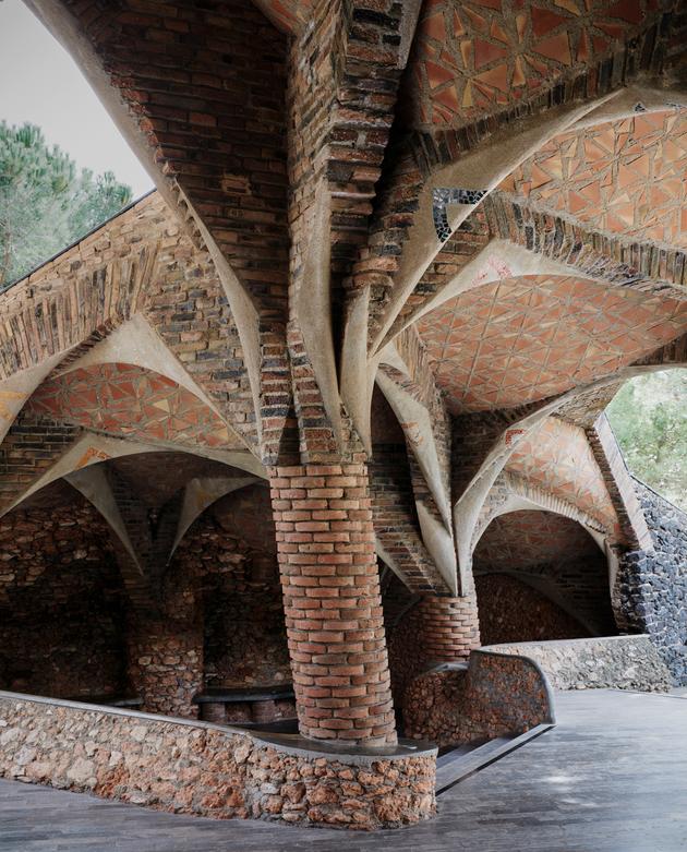 Antoni Gaudi Derriere Les Excentricites Un Architecte Contre Revolutionnaire