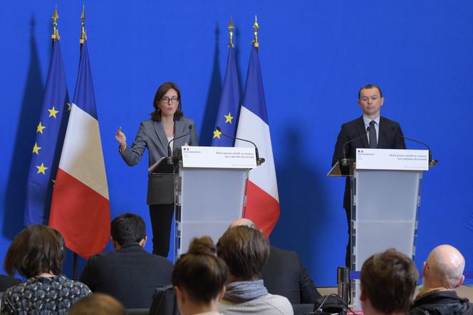 Amélie de Montchalin and Olivier Dussopt during a press conference at Bercy, in Paris, on March 30, 2022.