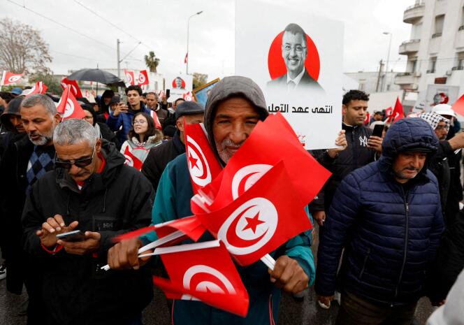 Selama protes terhadap pengambilalihan Presiden Tunisia Kais Saied, di Tunis, Tunisia, 20 Maret 2022. 