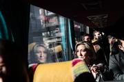 Marine Le Pen dans, son bus de campagne, à Dunkerque (Nord), le 12 mars 2022. 