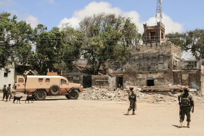 Des soldats ougandais de l’Amisom patrouillent à Merka, en Somalie, en septembre 2019.
