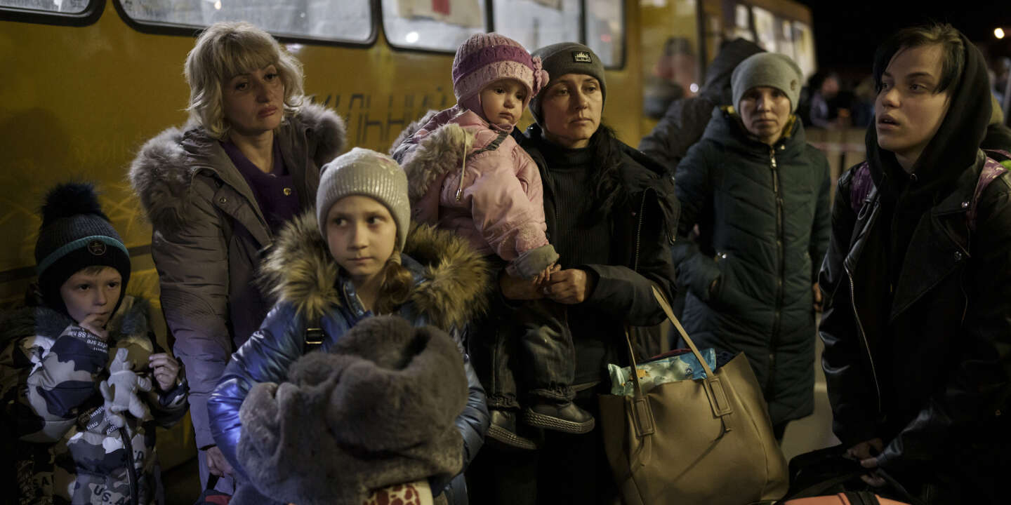 Volodimir Zhelensky announced today that more than 3,000 people had been evacuated from Mariupol