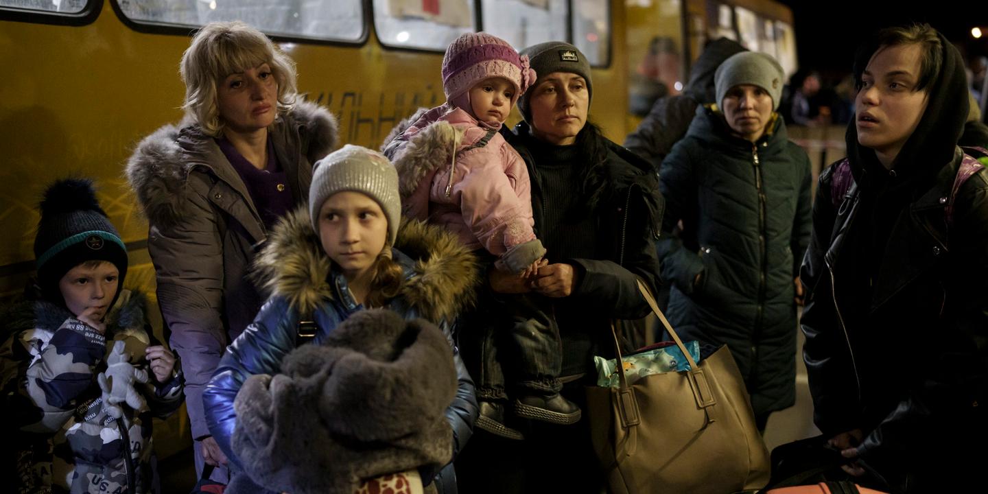 Volodimir Zhelensky announced today that more than 3,000 people had been evacuated from Mariupol