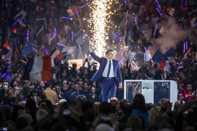 Emmanuel Macron lors de son premier et unique meeting avant le premier tour, à Paris La Défense Arena, le 2 avril 2022.