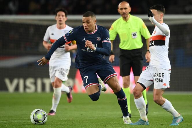 Les Lorientais n'ont rien pu faire face à la prestation exceptionnelle de l'attaquant parisien, Kylian Mbapppé, le 3 avril 2022, au Parc des Princes.