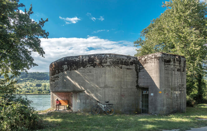 Sur la rive suisse du Rhin, ce bunker à deux étages construit en 1938 pour se défendre contre l’Allemagne fait aujourd’hui partie d’un musée.
